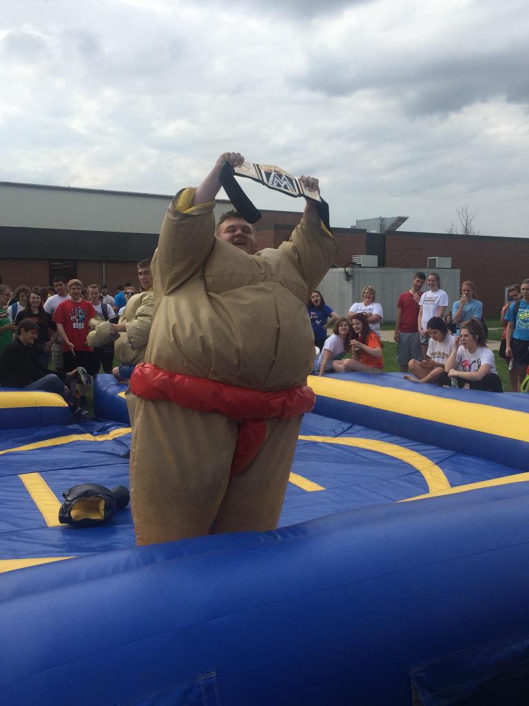 TrentonBulldogs's tweet photo. HS and MS "Fun Day" is underway! #SumoChamp http://t.co/Z9FK2pvZeU