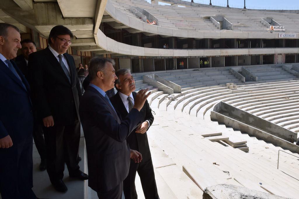 Bugün Beşiktaş’ın yeniden inşaa edilen stadını gezdim. Bitince  dünyanın en değerli stadı olacak.