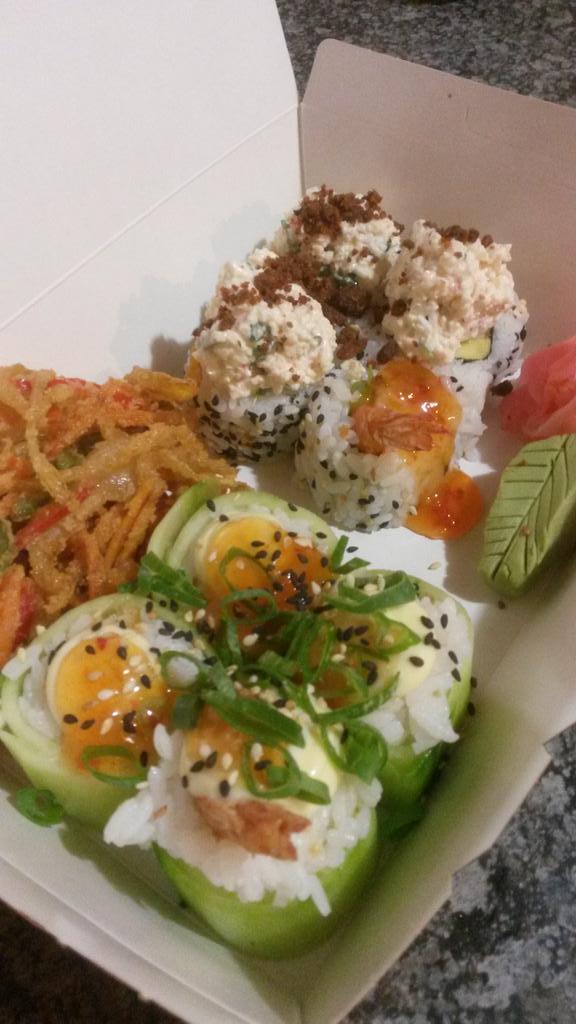 ambinuri's tweet photo. #hellocpt. The #SushiCats are #readytoroll
#WelcomeToOurService
@OrderInSA @Zomato @SnapScanApp #SushiInTheSuburbs http://t.co/fijsU2TcNe
