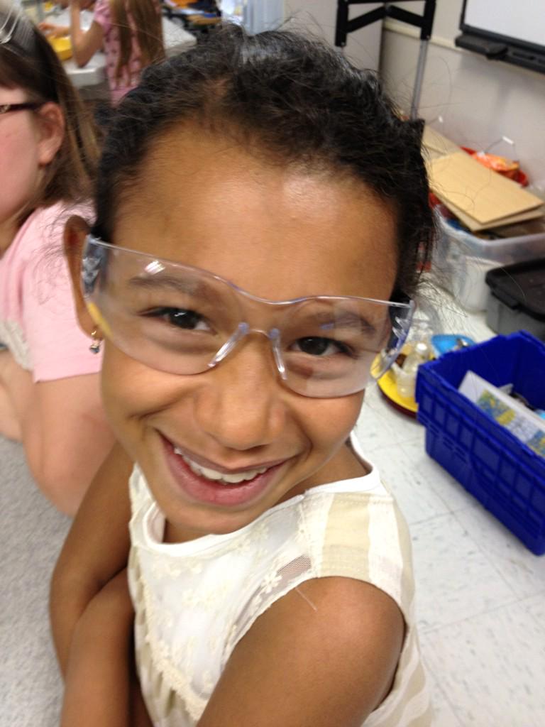 SmthSTEMScience's tweet photo. Someone loves science lab! :) http://t.co/FI7BfvCidd