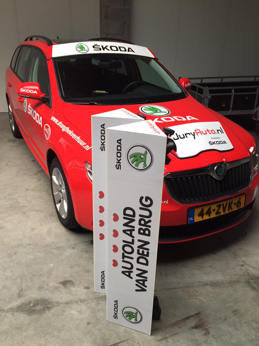 juryauto's tweet photo. Alle auto's gepoetst voor komend weekend: we gaan naar Friesland. @Skoda_NL, #skodatours, @autolandvdbrug, @juryauto http://t.co/Uqlx5vaXWW