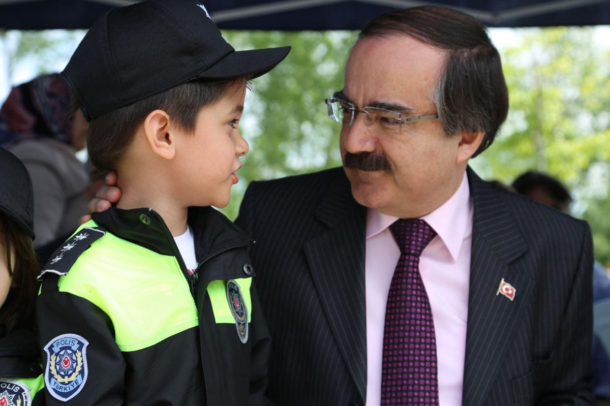 HuseyinAvniCos's tweet photo. "Karayolu Trafik Haftası" Kutlu Olsun. http://t.co/3fp9Rfi1Ii