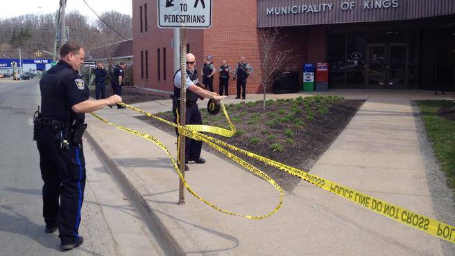 UPDATED: Suspicious packages arrive at #Truro, #Bridgewater, #Kentville, #Halifax courthouses herald.ca/Tj8#.VUjiy5e5m…