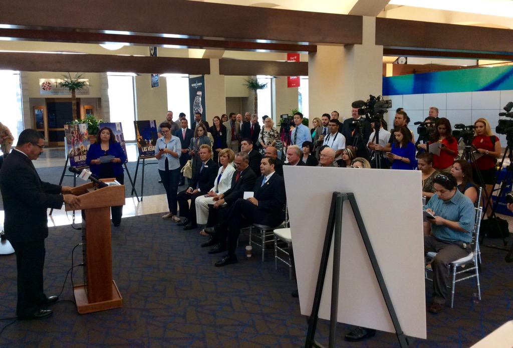 CityofMcAllen's tweet photo. Packed house for the grand opening and expansion press conference @McAllenAirport. #Progress #BetterScreening http://t.co/l6lbngsmmp