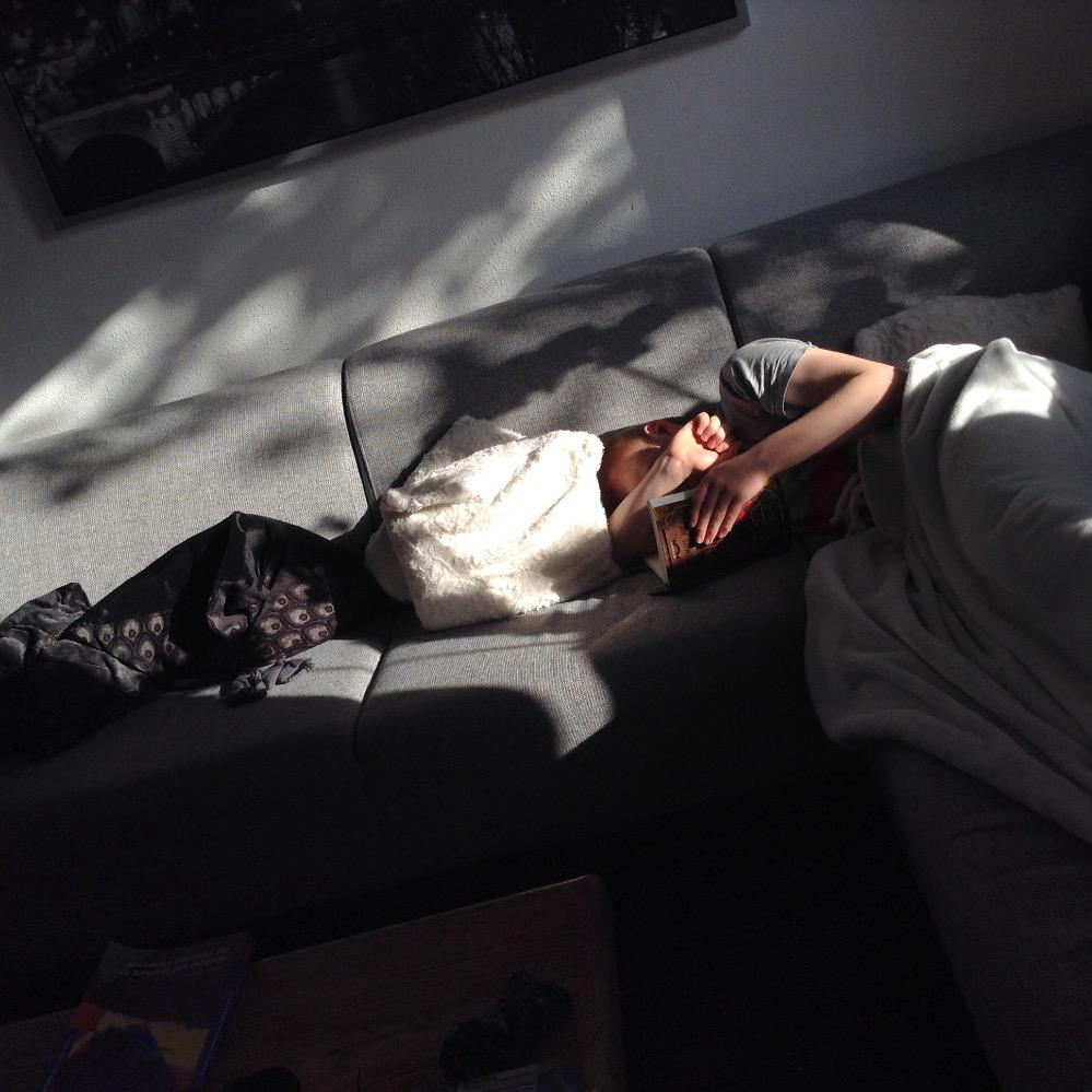 krstnkrdk's tweet photo. Broertjelief leest de hele dag door http://t.co/OErV2HcrVQ