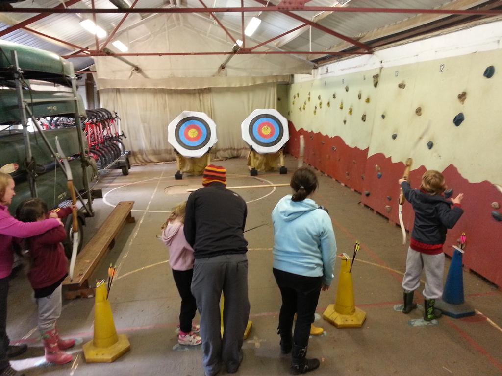 SwWhetton's tweet photo. Who will be Maid Marion or Robin Hood? #year3oncamp @EtchingHillCE http://t.co/cdZmA3iY8i