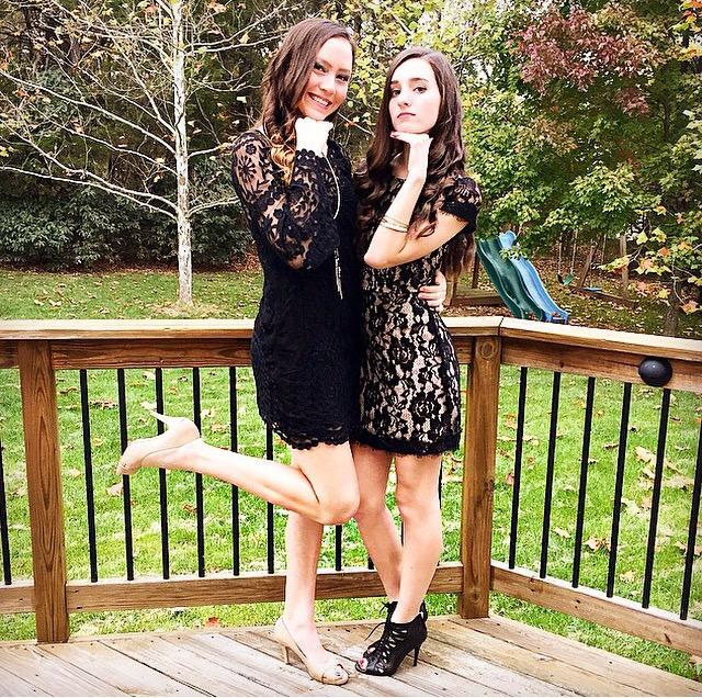 thelifeofcaittt's tweet image. #TransformationTuesday #samelocation #differentseason #10yearsandcounting 👭💗@Katjaggers