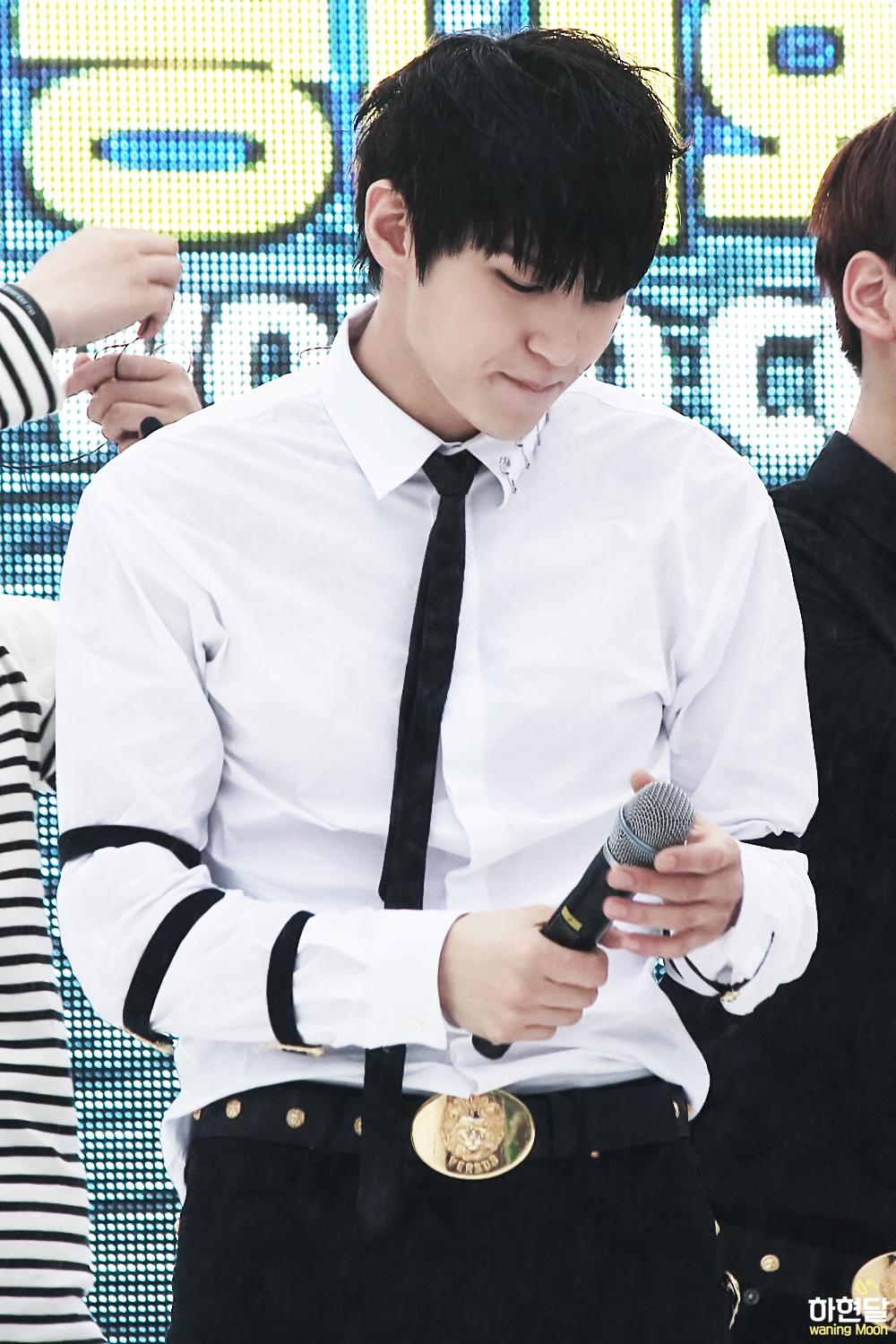 CEQOkb4W8AIejne.jpg:large