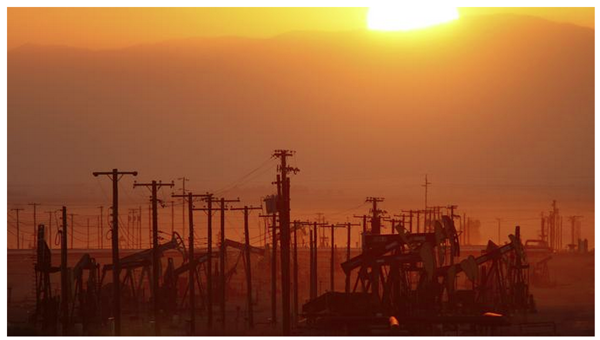 350's tweet image. "#Fracking in a time of drought is a remarkable obscenity" writes @billmckibben in @latimes: lat.ms/1E4VkdQ