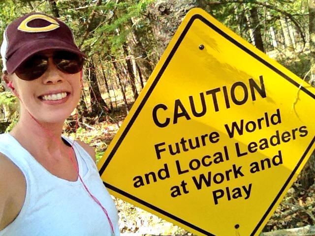 hart4econ's tweet photo. Gotta love the sign at the end of the driveway #cordfacultywritingretreat #russianlanguagevillage #scenicjog #cordmn http://t.co/2LNVP7odKp