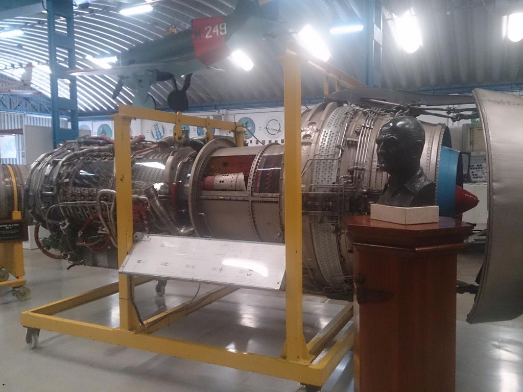 AegaUAM's tweet photo. La AEGA visita el Museo del Aire de Cuatro Vientos http://t.co/c8i1XFnnHr