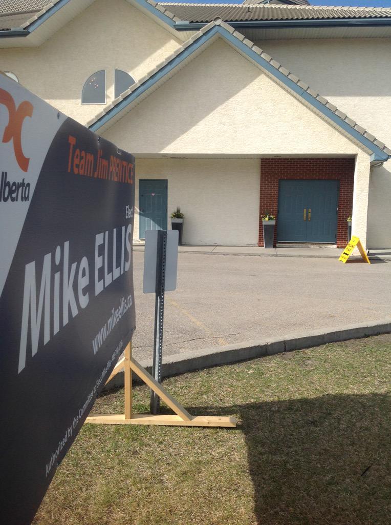 ghdkaozgwjfpzna's tweet photo. WTF? “@SinAspen: Can u get any closer to a #yycwest polling station #pcaa? Elx AB official said it was nasty #abvote http://t.co/70bmnd0E0D”