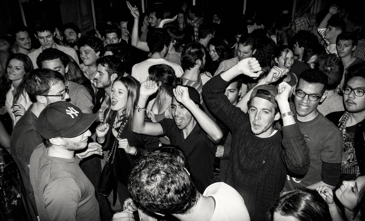 MadmanRegent's tweet photo. #Opening de fou de @youngpulse,set de l'espace de @disco_tom,closing de #LeCroquant+#AmandaLips blindé jusqu'à 5h http://t.co/Z523xIrSph