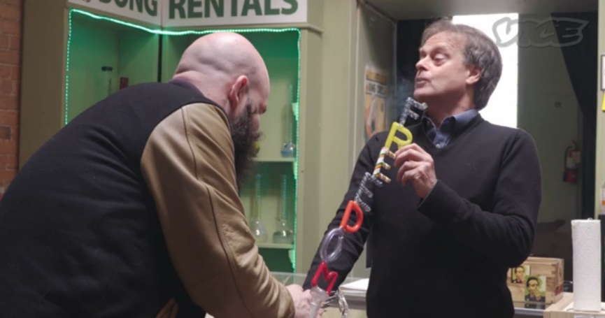 VICE_Video's tweet photo. Someone tell Canada pot is good for the economy http://t.co/KSY2ir8XQo http://t.co/203Pra7wDd