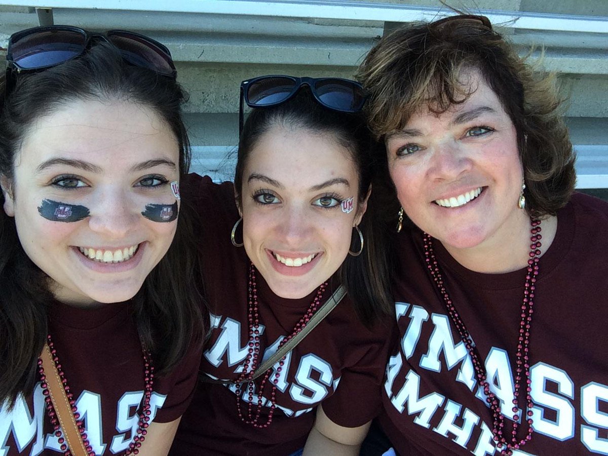 Have a mom that loves UMass? For MD treat her to brunch <a href="/UMassUClub/">University Club</a> or fun gifts from the @UstoreUmass. #DontMissOut
