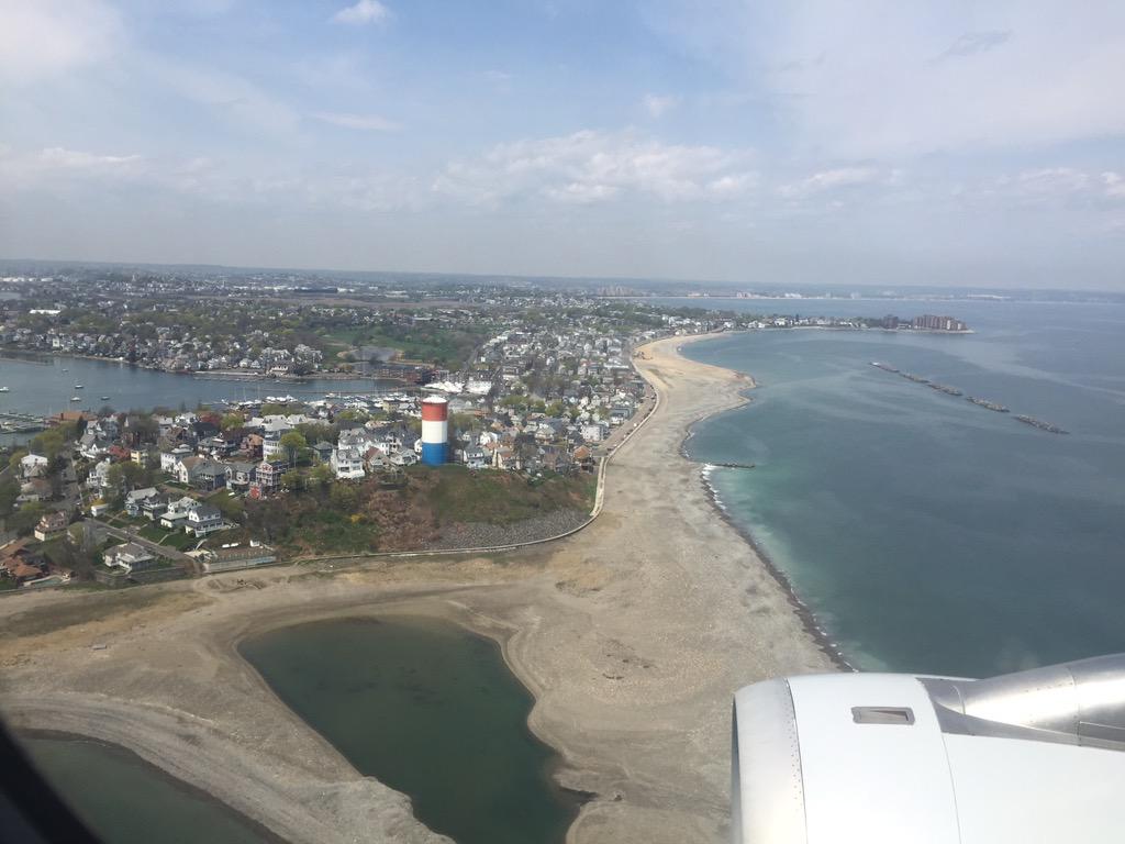 HoopesLindsay's tweet photo. @AmericanAir landing in Boston to share some Napa Wines! http://t.co/iXm75FQgyO