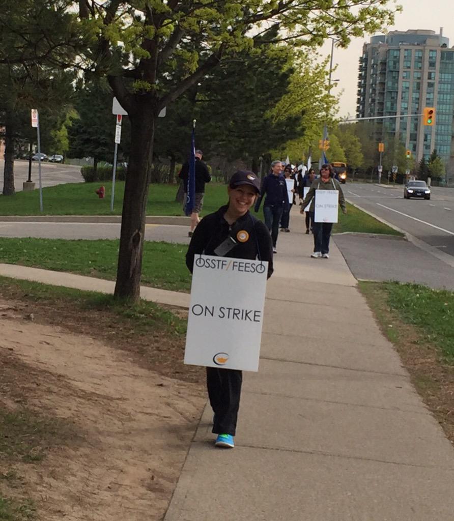 HeatherBeeBruno's tweet photo. Walking the line at JFSS @OSSTFD19 #unionproud #imwiththeunion #IamOSSTF http://t.co/rvJqeyvzgh