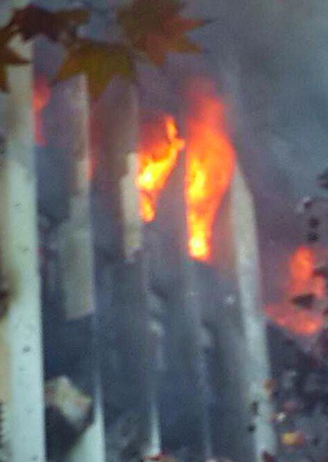 Anarchy_JHB's tweet photo. Building on fire on the corners of Jeppe and Joubert in Joburg CBD. EMS are on scene. http://t.co/DYlclmA6rU