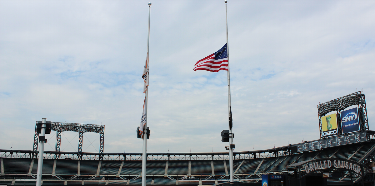 Mets's tweet photo. We honor Officer Brian Moore of the #NYPD. #RIP http://t.co/20M6CWXl1c
