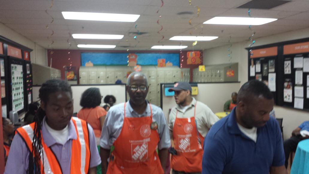 maggie27_valle's tweet photo. Having a great time on this festive day....0980 http://t.co/uFnHWf8P4A