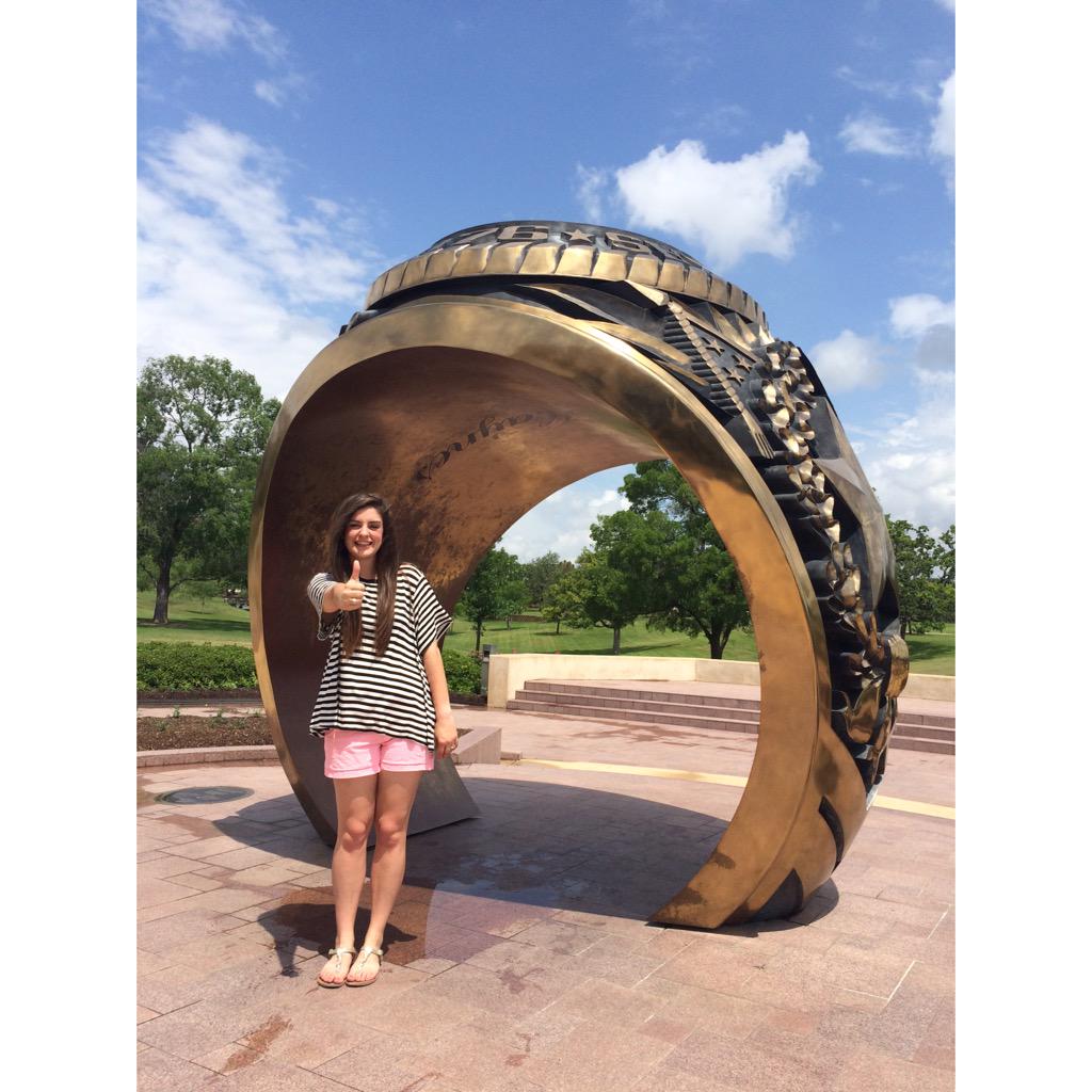 mersta22's tweet photo. Finally got that typical Aggie ring pic ✌🏼️#cyajunioryear http://t.co/VEE4bAqIVj