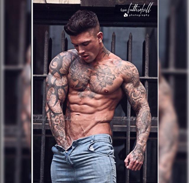 AndrewEPictures's tweet photo. Anyone else thinking this is Andrews *** face 😂🙈👌🔥❤️ http://t.co/O2K1uXCyZw