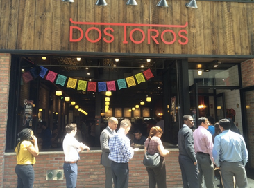 getvisor's tweet image. Happy #CincoDeMayo! Smart visor.co user requested 2 see the #line at @DosToros b4 heading over there.