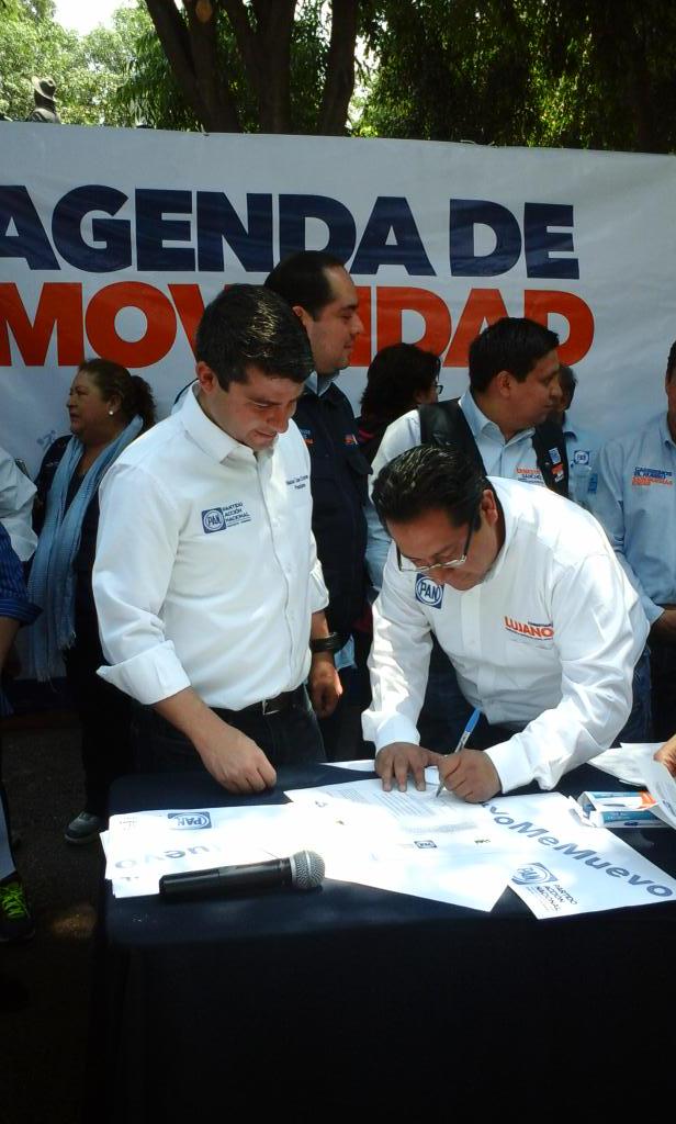 AminadabSantana's tweet photo. @ChrisLujano #YoMeMuevo Agenda de Movilidad @Bicitekas http://t.co/8tSLG5NhfZ