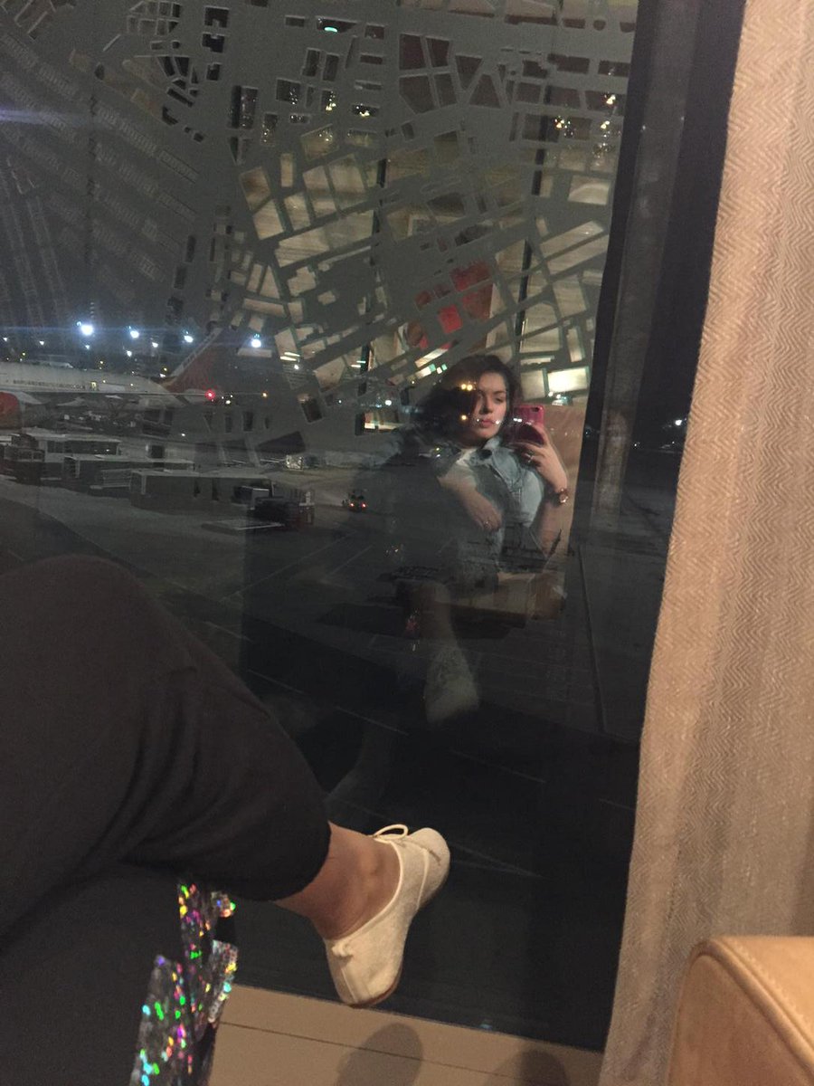 ihansika's tweet image. ✈️