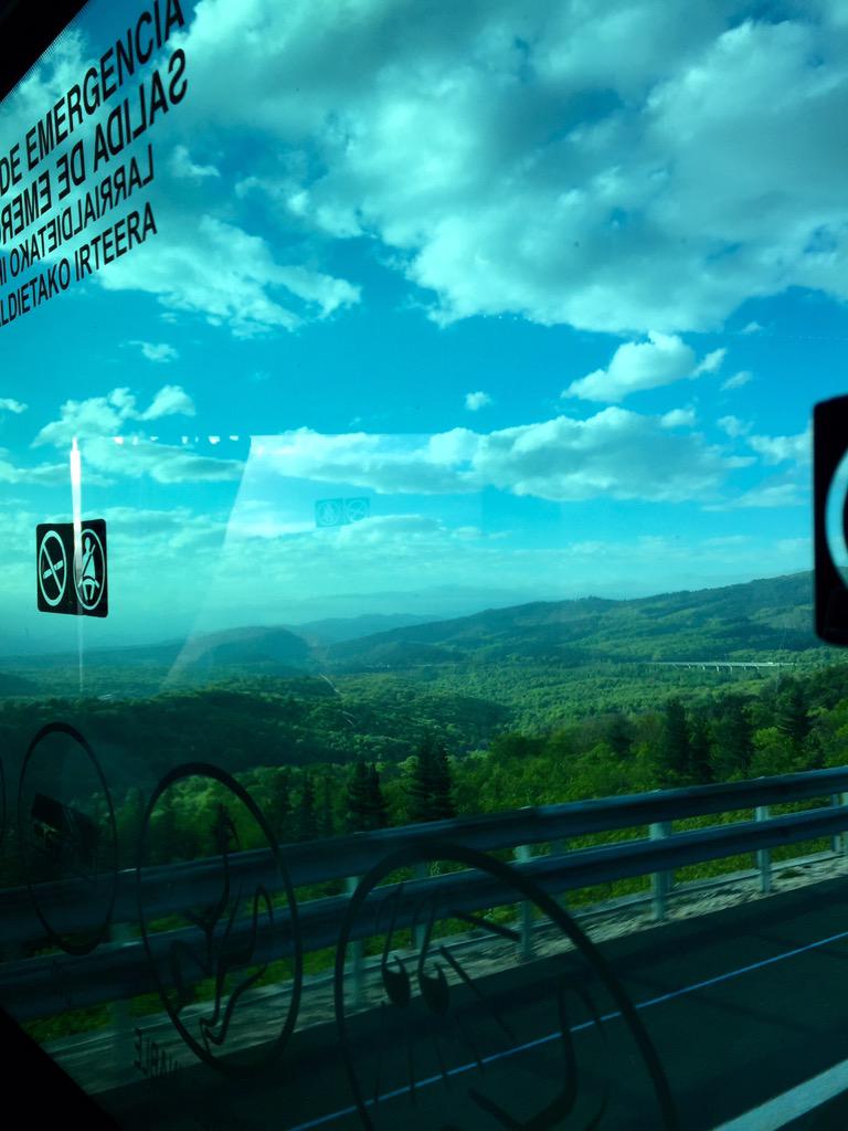 Aneragirre's tweet photo. I love this game. I'm playing in @Euskadi. @VGimages @Arabamet @AEMET_PaisVasco @Euskalmet http://t.co/b6FOdskSHa