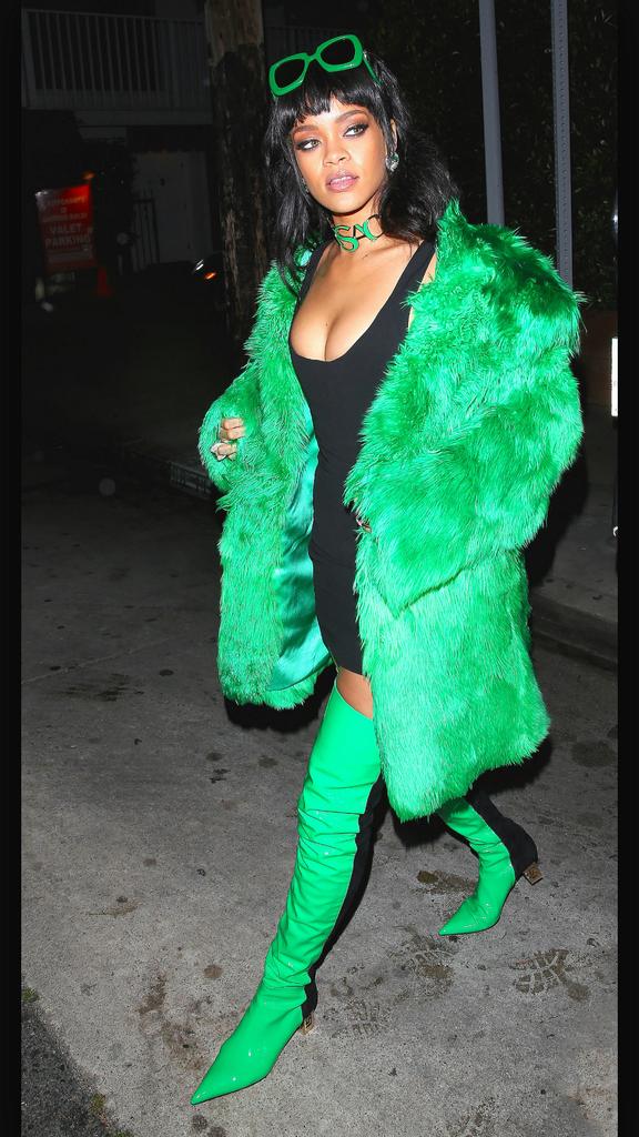 TRAMELLCARTER's tweet photo. @rihanna #BBHMM feat @LilKim remix 💯 http://t.co/msn24pG1dS