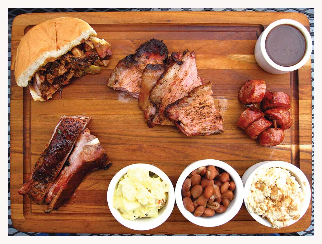 Let's face it, #thesouth holds the title for the #bestBBQjoints. #ribs #chickenwings bit.ly/1GAlvtt
