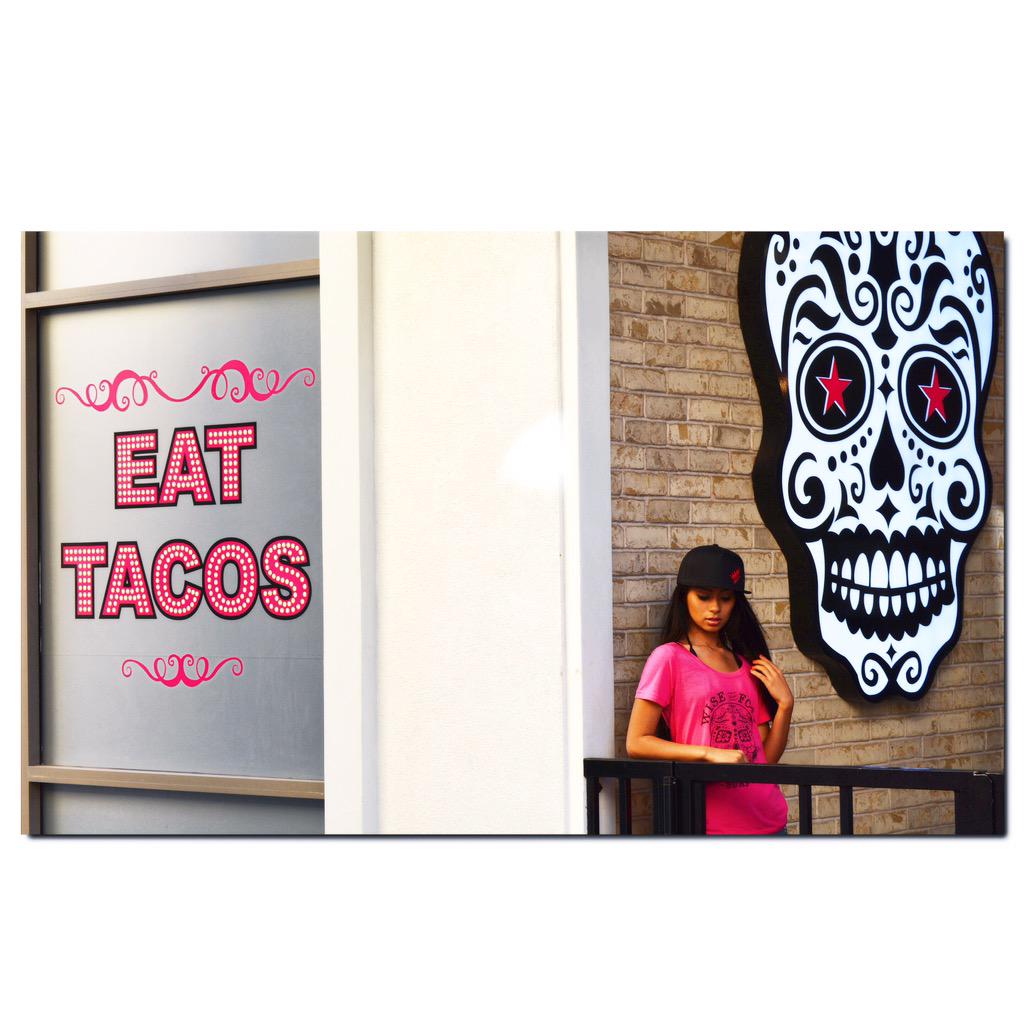 mackrclothing's tweet photo. waiting outside @ustacos for this day to finally come. #CincoDeMayo on a #TacoTuesday = #SurfCity perfect storm http://t.co/n4axEwucfx