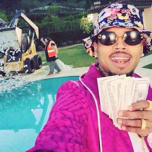 HAPPY BIRTHDAY TO MY BABY CHRIS BROWN 