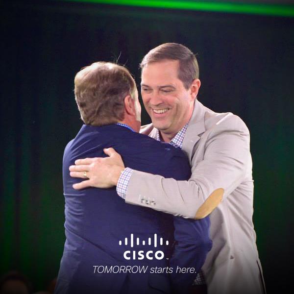 CiscoLatam's tweet photo. @ChuckRobbins es el nuevo CEO de Cisco. #NewCEO http://t.co/f67NYXO50M http://t.co/TGPx0eKzaY