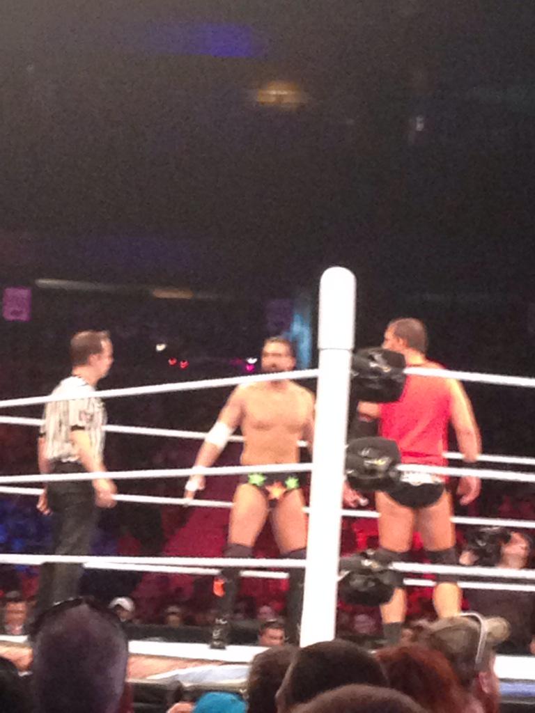 Un nouveau gimmick pour Damien Sandow lors de WWE Main Event CER6ALqWAAE7byo