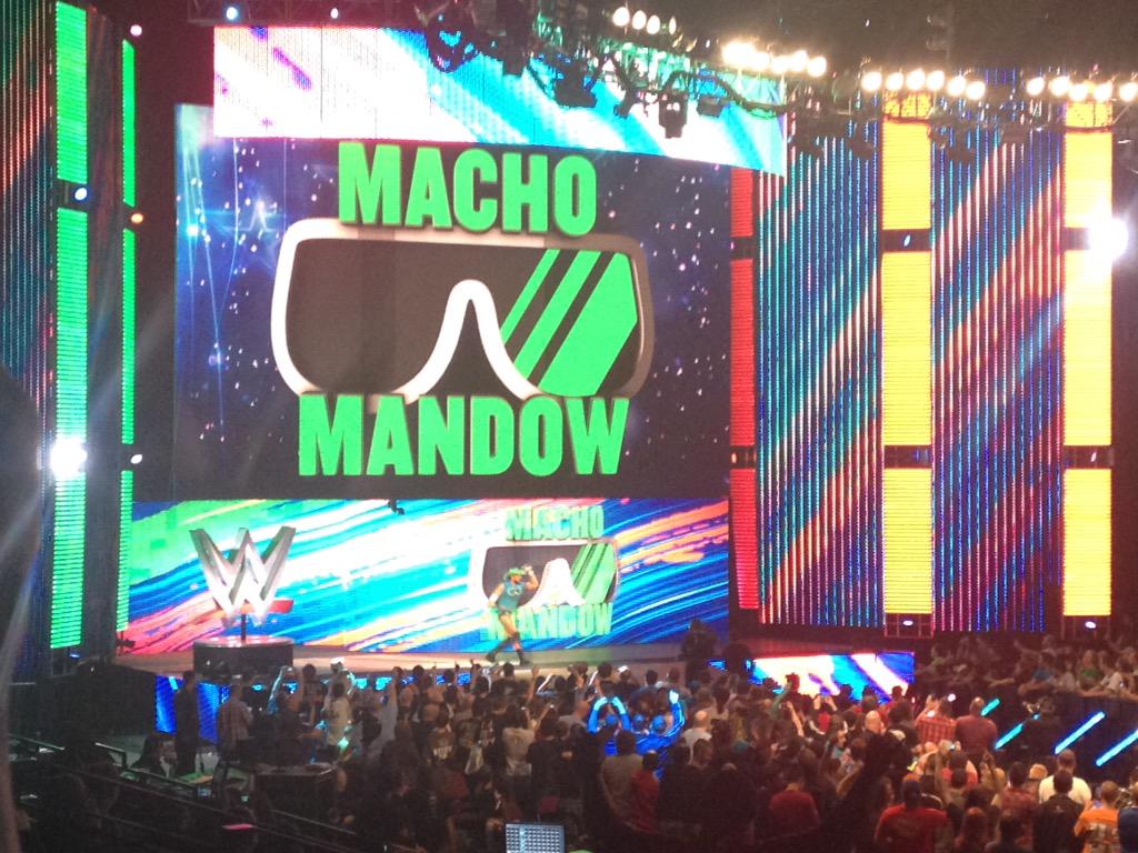 Un nouveau gimmick pour Damien Sandow lors de WWE Main Event CER6LPcWAAAm_-S