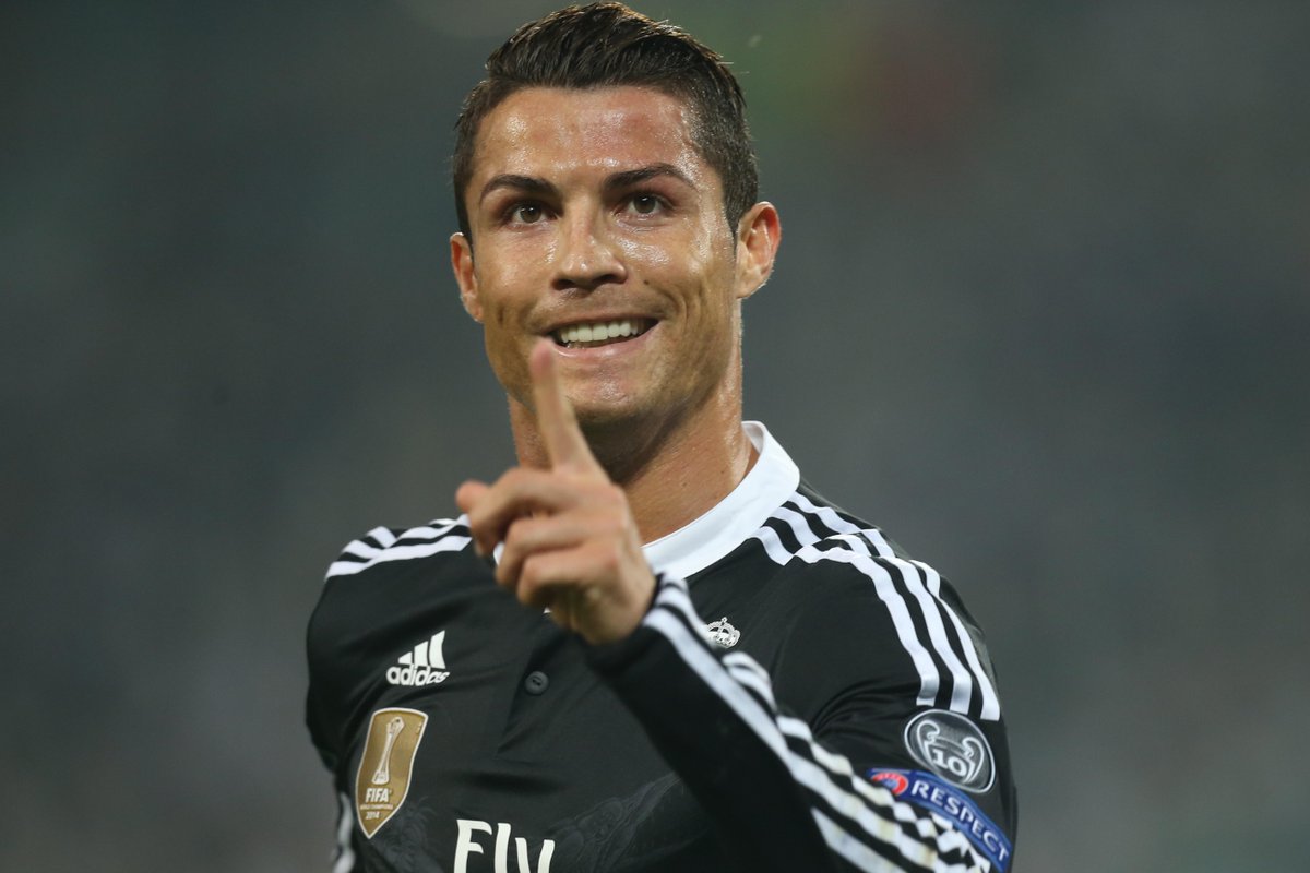 TheArsenalWayID's tweet photo. HIGHLIGHT: Ronaldo scores! Sang juara bertahan sukses menyamakan kedudukan. 1-1. http://t.co/UbFgQVsZom #UCL