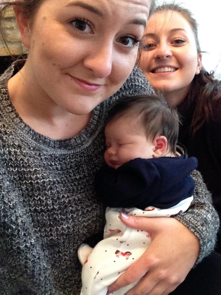 Martha135's tweet photo. Can't get enough of her ❤️ http://t.co/o2SLKhr1x8