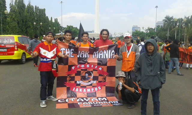 JakampusUbk's tweet photo. Kelar aksI damai jepret2 dulu http://t.co/bigpjyZto2