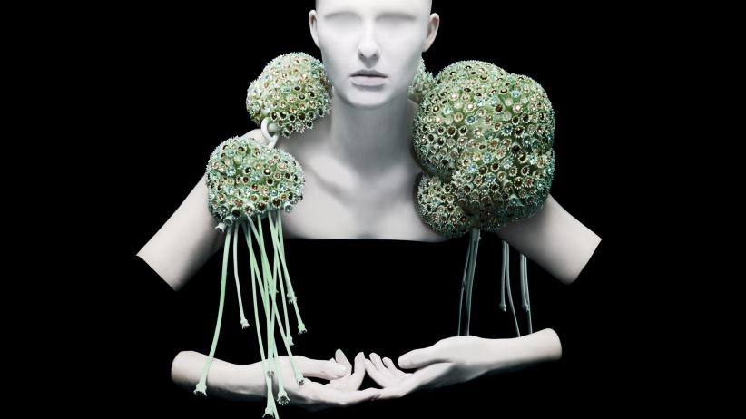 WomenEnt's tweet photo. This 3-D Printed Fashion Show Pushes Haute Couture in a New Direction http://t.co/zSKvRrSnJo http://t.co/jZsQTBrzHo