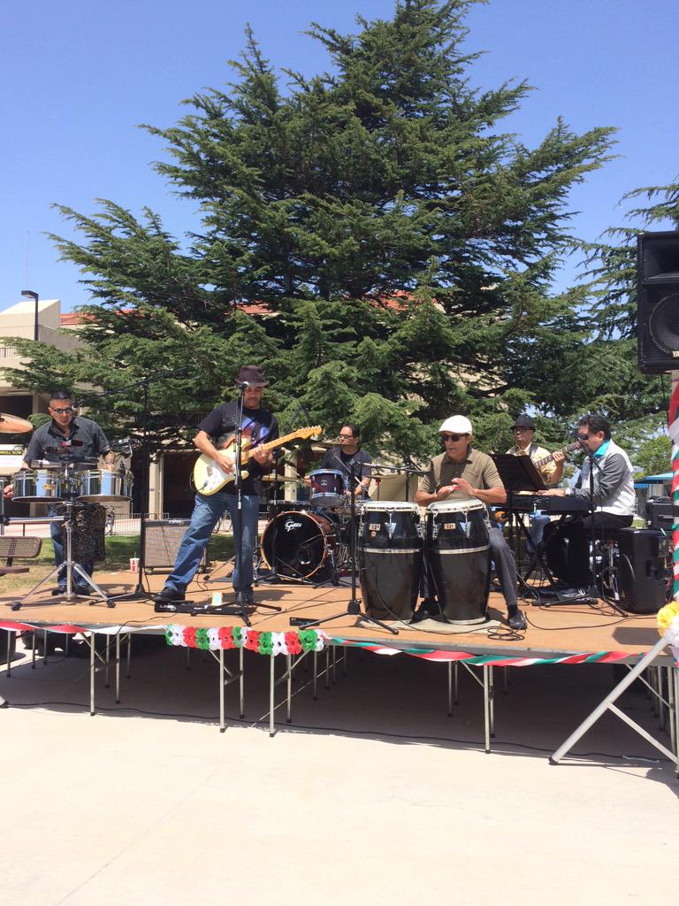COA_StudentLife's tweet photo. Mio Flores' All Stars Group setting a Latin groove on campus! Come out and sway to the beat! http://t.co/LZu1zQ6tnN
