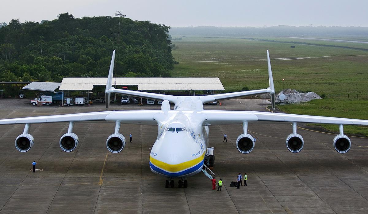 Ne kadar büyük olduğunu anlamak için gözle insan - uçak ölçeklendirmesi yapmanız yeterli!
#Antonov #An225 #Mriya