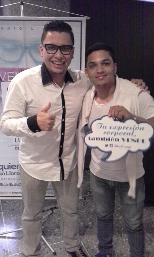 gilbertruiz12's tweet photo. #TodosSomosVendedores tú expresión corporal también vende @LuisCones http://t.co/EfO55JDJAs