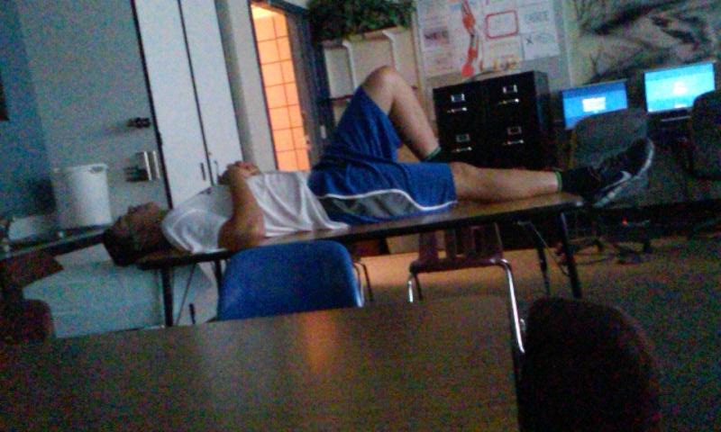 mightyfinepack's tweet photo. Currently all seniors 😴 http://t.co/leEmT8uAiz