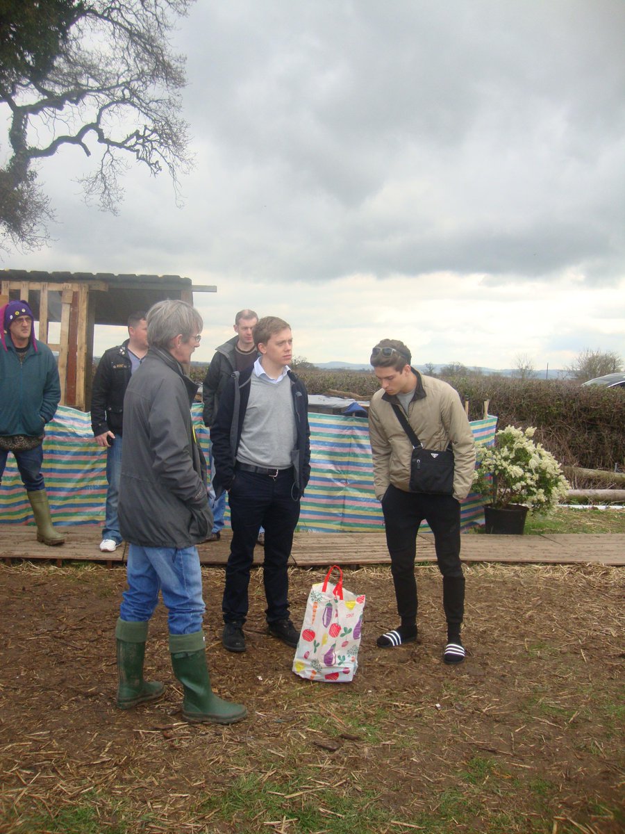 sallyjanewynne's tweet photo. @JoeyEssex_ @OwenJones84 #educatingjoeyessex #borrasblockade #antifracking http://t.co/IouMzHC1z4