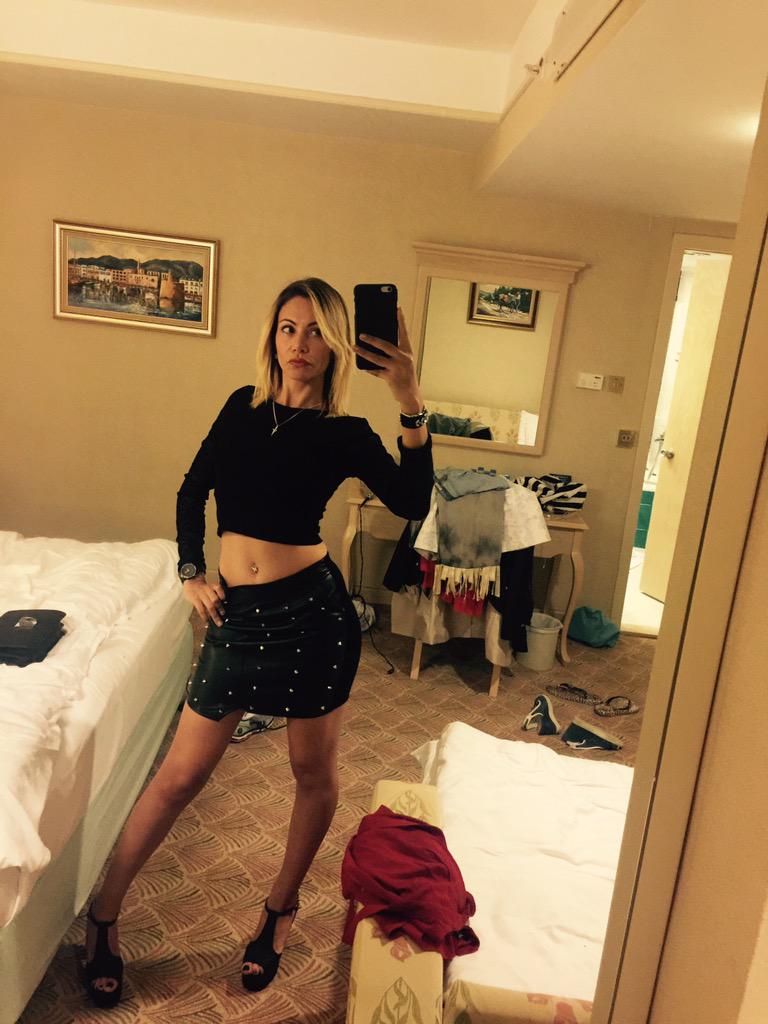 benvichy's tweet photo. Chambre bordel 😂😂😂 http://t.co/IVMdH5ztow