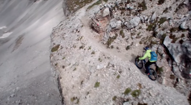 mtbpromag's tweet photo. Cicloalpinismo llevado al extremo ¿ó a la locura?... http://t.co/Xo5XCgUtyg #mtb #videomtb http://t.co/594Q0bStqt