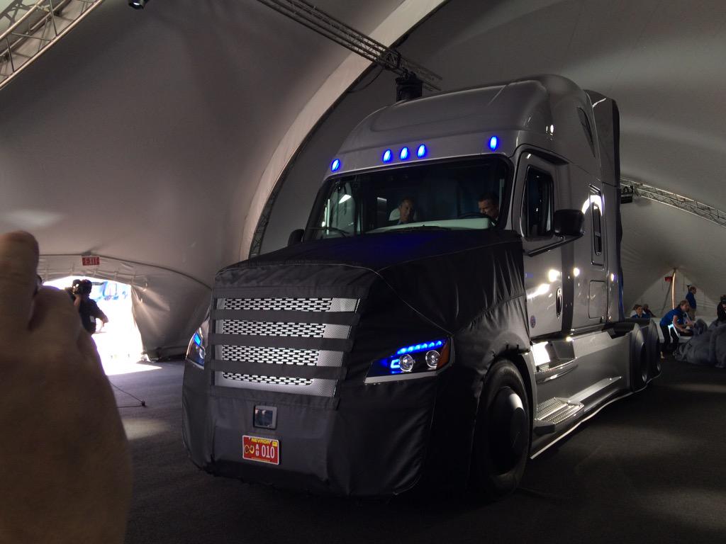 Freightliner Trucks tweet media