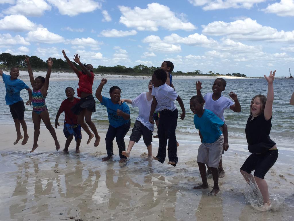 wimpyteacherLuv's tweet photo. #WaterShedStewards @MCherryStreet Last field trip for #projectCAWS http://t.co/rmkkdCHi1o